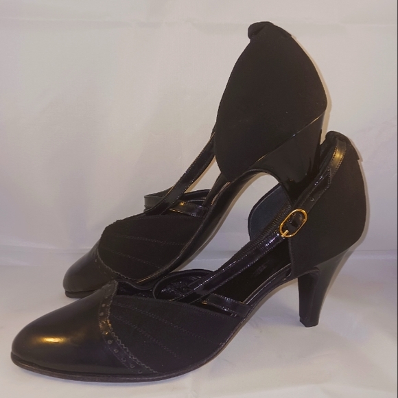 Amalia - Picture 1 of 2